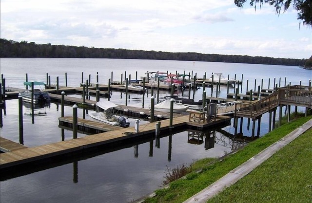 3BR/2BA Condo on the St Johns River-Welaka Resort Living