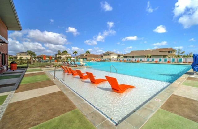 3BR/2BA New Build | Pool | W/D | Garage | Park