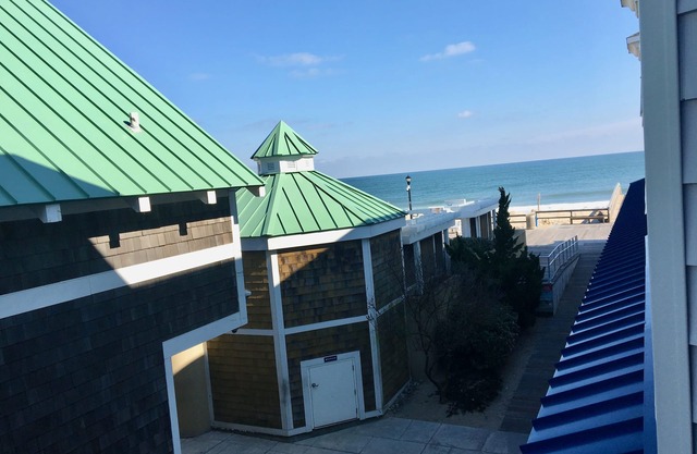 3BR/3BA Oceanfront in Heart of Bethany