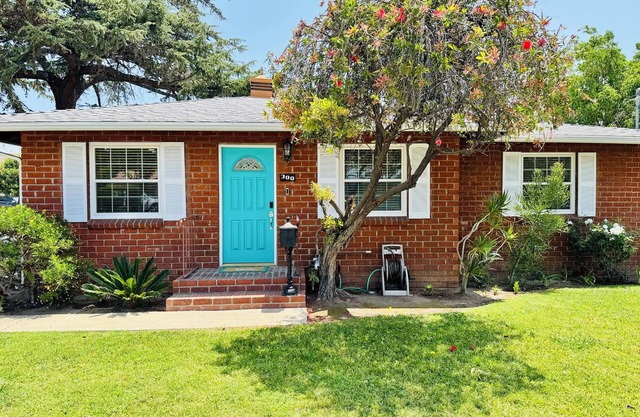 3BR Family Home W/D, Parking, BBQ, Backyard & Premium Comfort