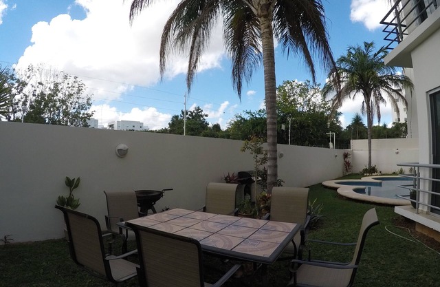 3BR Luxury Penthouse with amazing views of the city and the hotels