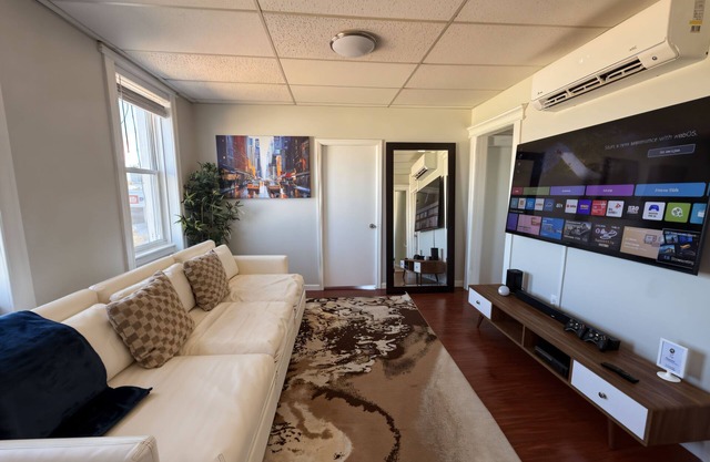 3BR Smart Home Apartment Sleeps 11 20 Min to Times Sq