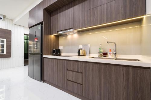 3BR - Spacious Apt in Green Park with Resort Style Pool