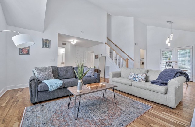 3minAirport ♥ 10minDowntown ♥ FreeParking 3BD2.5BA