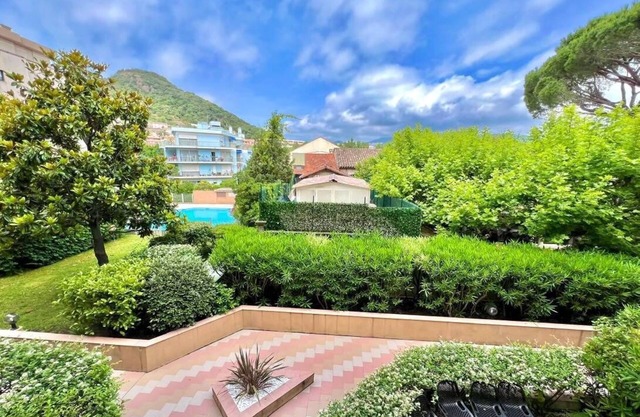 3P04 Holiday rental T3 la-Napoule in a seafront residence