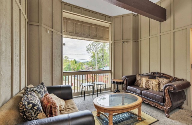 3rd Floor Back Side Corner Penthouse Suite- 305 by Grand Wood Suites