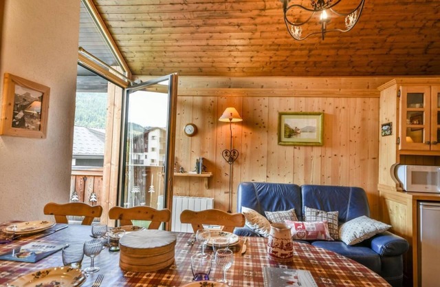 3rd floor, balcony, parking, tv, ski locker, 43m², Les Gets