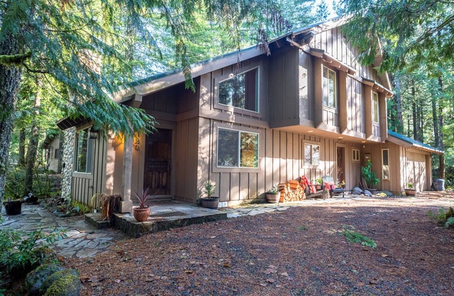 3rd night free on your stay before 10/19! Enjoy fall activities