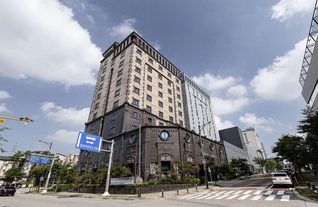 3S HOTEL DONGTAN - BUSINESS