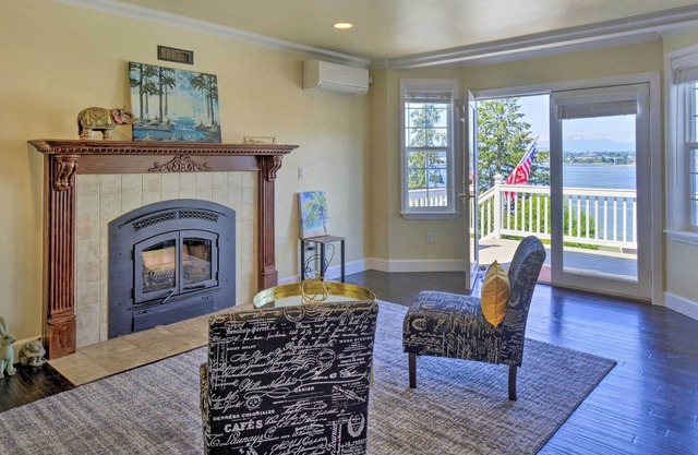 4,200 Square Foot Beachfront Port Orchard Retreat!