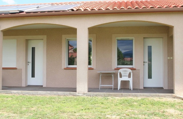 4* air-conditioned gîte with direct view of Canigou, VTC and cab on site, EV charger