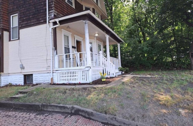 4 Bed 1.5 Bath Victorian Home in Central Akron