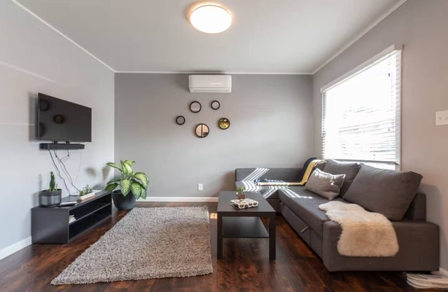 4 Bed 2 Bath Modern Oasis DTLA