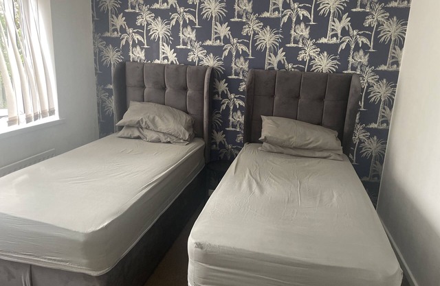 4 Bed Comfy House in Birmingham