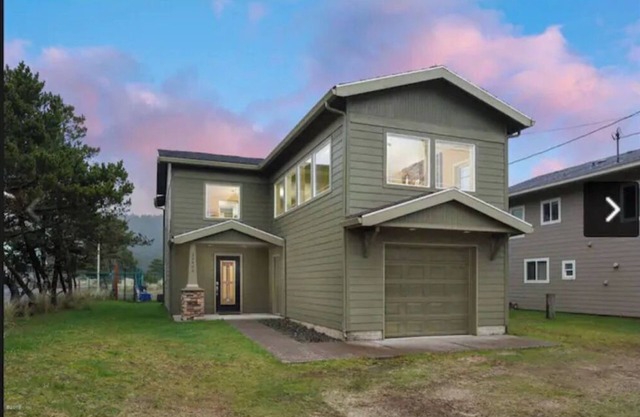 4/Bed& HotTub the heart of Pacific City Pets OK