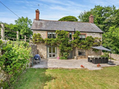 4 Bed in Charmouth THEFA