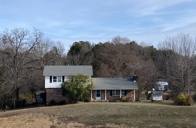 4 Bedroom 2.5 bath 2600 Sq. foot home master down stairs, faces west!