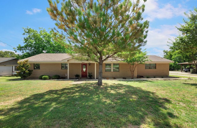 4 bedroom 3 bath house in Argyle proper and Argyle ISD. .5 Acre lot, fenced yard