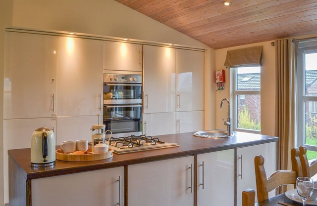 4 bedroom accommodation in Newton-on-Derwent, near York