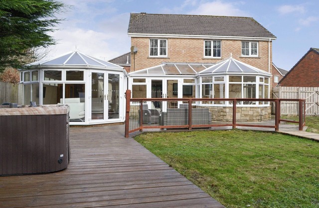 4 bedroom accommodation in Rowrah, near Frizington