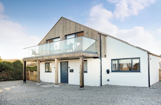 4 bedroom accommodation in Tintagel