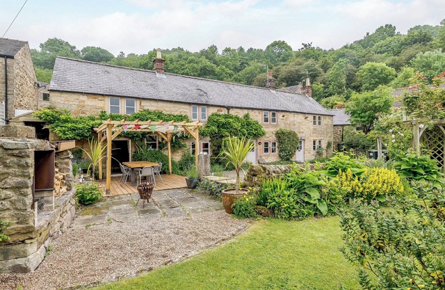 4 bedroom accommodation in Matlock