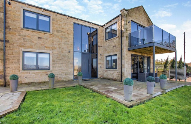 4 bedroom accommodation in Langho