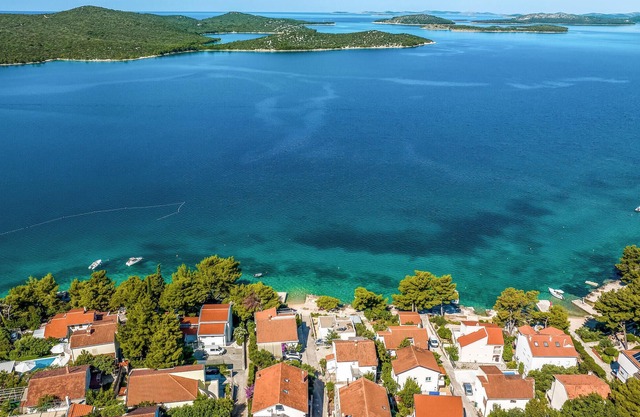 4 bedroom amazing home in Zaboric