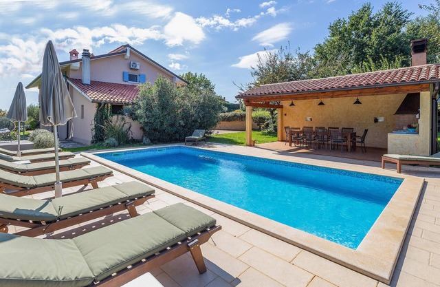 4 bedroom amazing home in Pazin