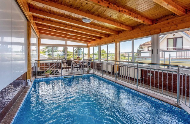 4 bedroom awesome apartment in Selce