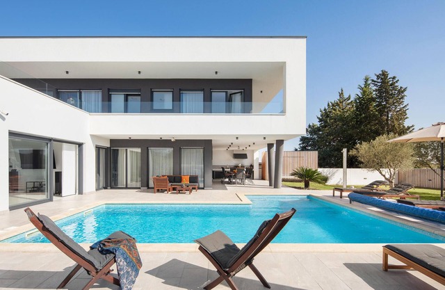 4 bedroom beautiful home in Banjole