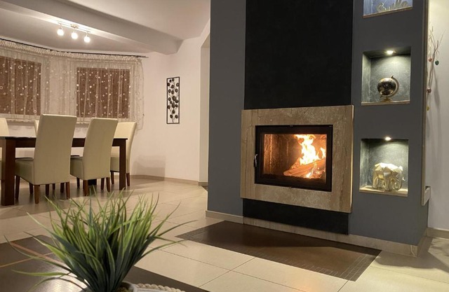 4 Bedroom family house with access to a hot tub