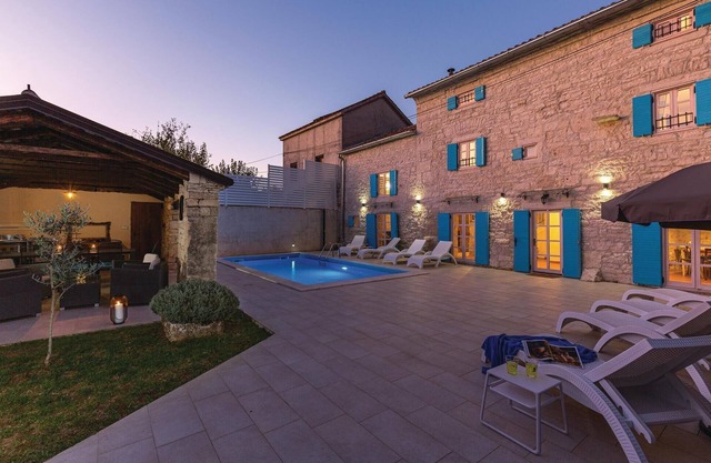 4 bedroom gorgeous home in Kringa