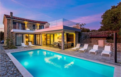 4 Bedroom Gorgeous Home In Lun