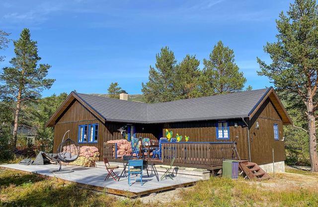 4 bedroom gorgeous home in Bjorli
