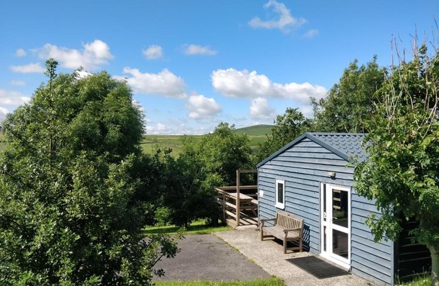 4 Bedroom Holiday Lodge in Welsh Hillside Woodland
