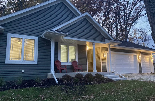 4 Bedroom Home (5 Beds) I Lake Geneva