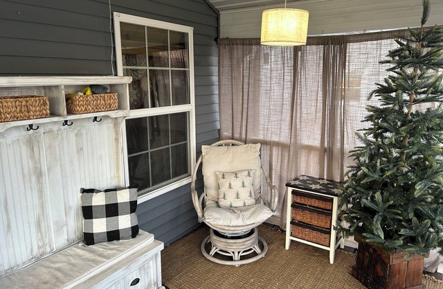 4-bedroom house in charming Oshkosh with AC, WiFi, and main floor laundry.