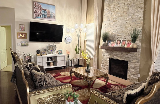 4-bedroom house in lovely High Point with AC, fitness room