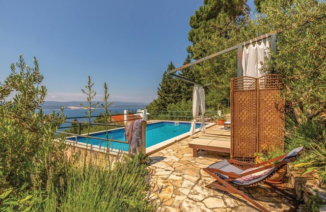 4 bedroom nice home in Mimice