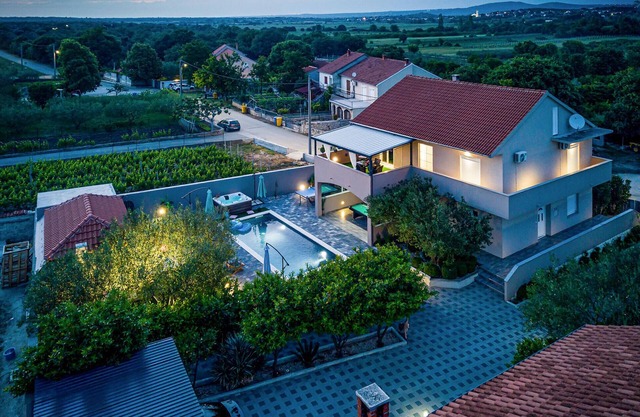 4 bedroom nice home in Polaca