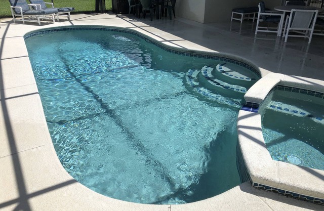 4 Bedroom Pool Home withSpa/Lanai/Game Room. Close to the Attractions