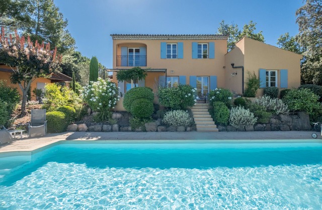 4-BEDROOM PRIVATE VILLA WITH POOL AND GARDEN (N°449)