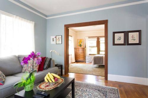 4 Berkeley Furnished Apartment - 2 Beds Laundry and Parking
