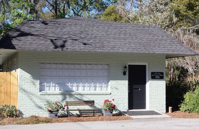 4 Blocks From Waterfront & Downtown Dining - Pet/Pup Friendly + 2 Adult Bikes