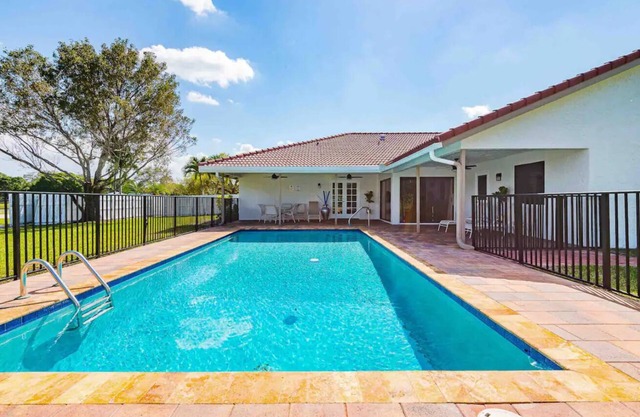 4 BR 3.5 w/pool. Near Delray Beach and Wellington and equestrian communitiesn