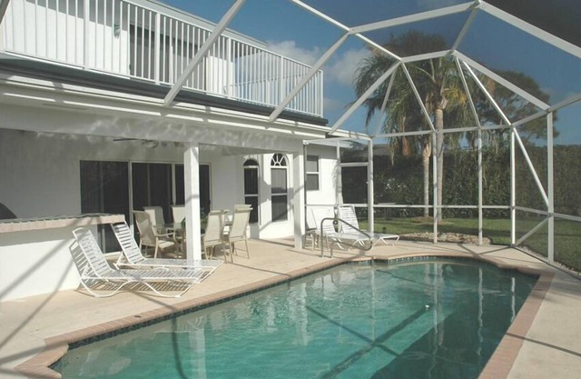 4 BR/3 BA Villa, Private Pool - Nr Chabad MARCH 2023 SALE