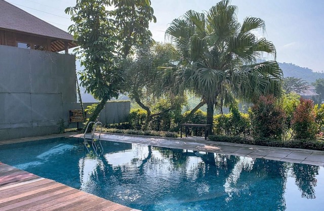 4 BR Mountain View Villa with a private pool 1