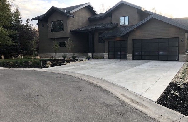 4 BR NEWLY FURNISHED HOME- approx. 5 mins away from PARK CITY & CANYONS RESORTS