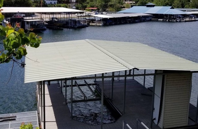 4 BR Waterfront Home, covered boat dock&Electric Car Charger(Dock not avail.)